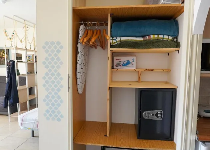 アパート Something Over