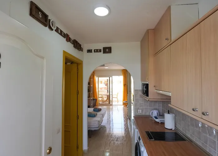 アパート Something Over *