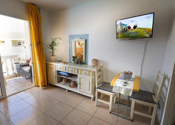 Something Over アパート