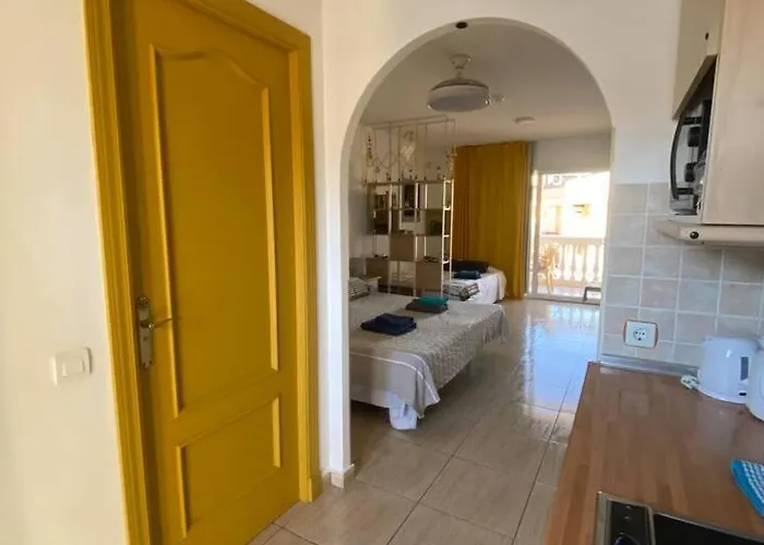 Something Over קוסטה דל סילנסיו