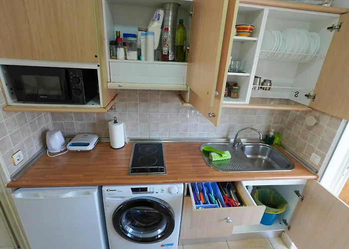 דירה Something Over